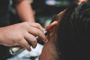 男性の面接での髪型とひげのマナーは？