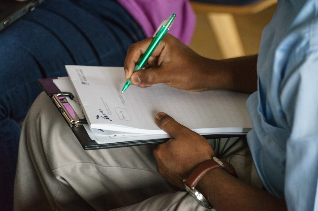 営業成績を証明するための資料はどのように作成すればよいですか？