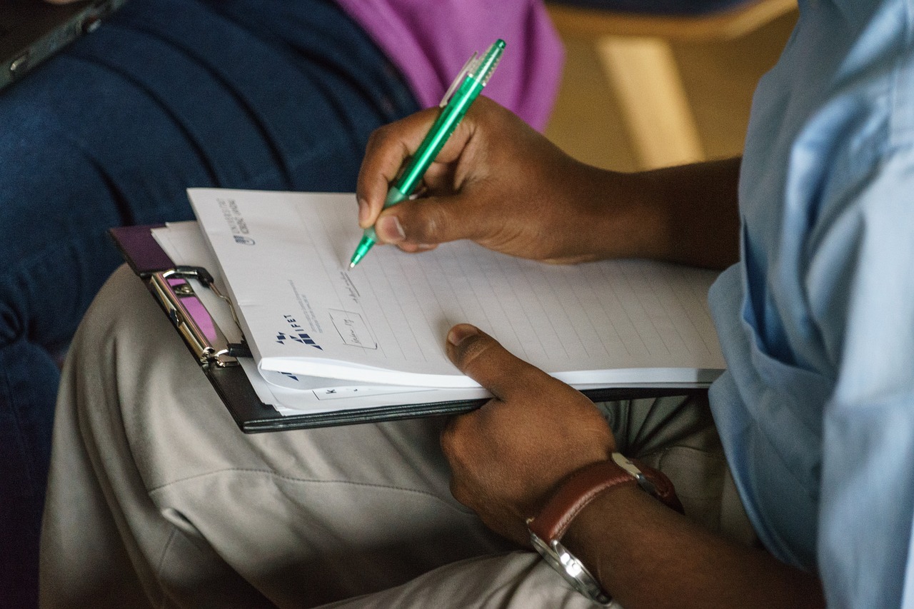 営業成績を証明するための資料はどのように作成すればよいですか？