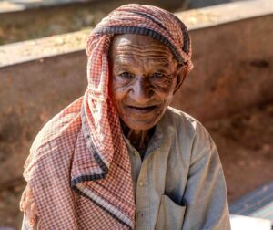 年度末に退職後の男性が国民健康保険を比較する際のポイントは？