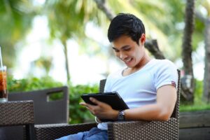 営業男性が在職中に電話で連絡を取るコツは？